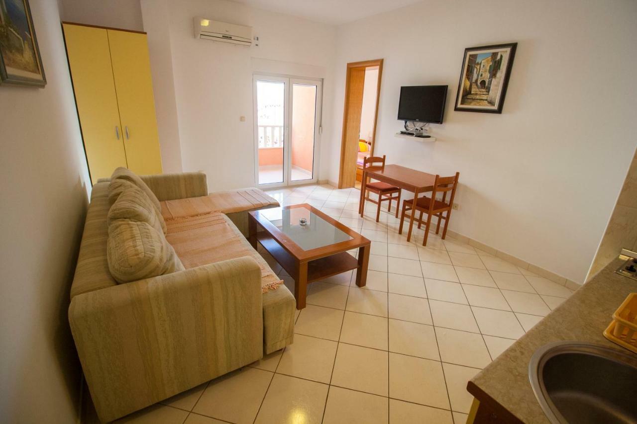 Apartments Knezovic Gradac  Εξωτερικό φωτογραφία