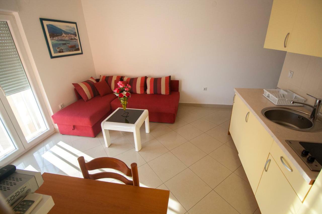 Apartments Knezovic Gradac  Εξωτερικό φωτογραφία